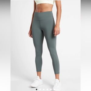 Athleta Elation Train 7/8 Tight Metropolis Grey Size Medium